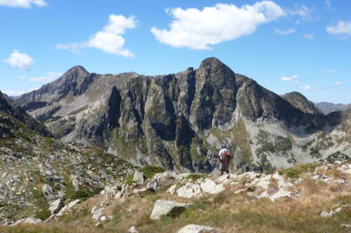 16-à la clote 2410m Olivier devant le pic d'Estagnas