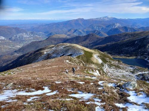 18-la-descente-du-sommet-vers-les-cabanes-copie